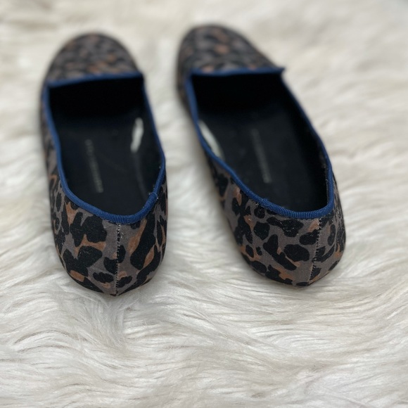 Gap Gray and Black Leopard Slip-On Flats with Blue Trim Sz 6 (37) - Picture 4 of 11